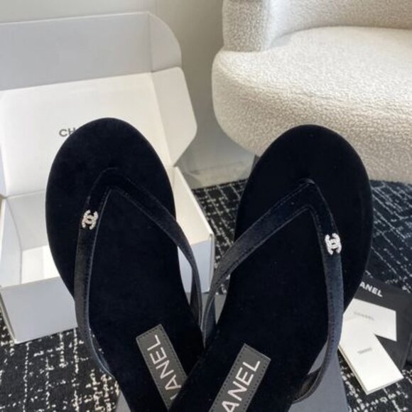 CHANEL Flip-flop sandals - Picture 4 of 4